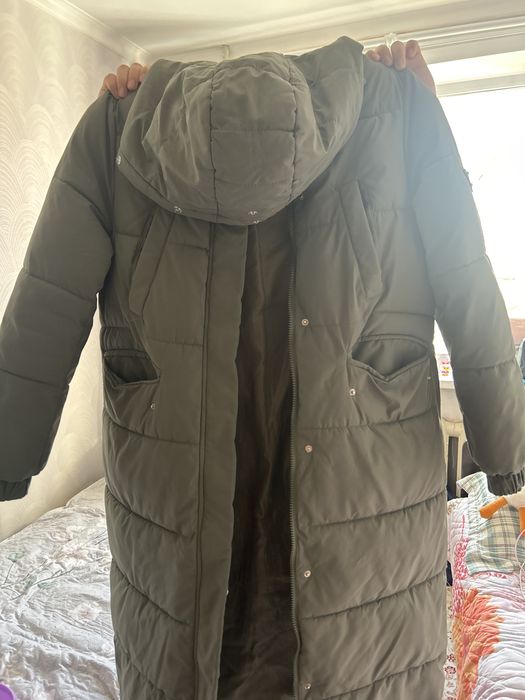 Зимняя қуртка в хорошем состояний, целостность сохранена,б/у