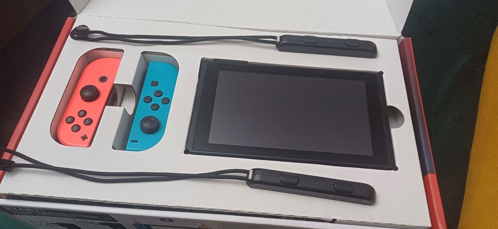 Nintendo Switch cu accesorii