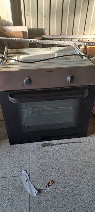 Cuptor si plita incorporabile