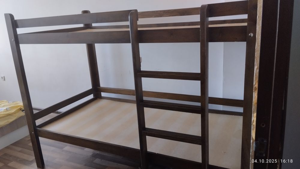 Продам двух ярустную кровать
