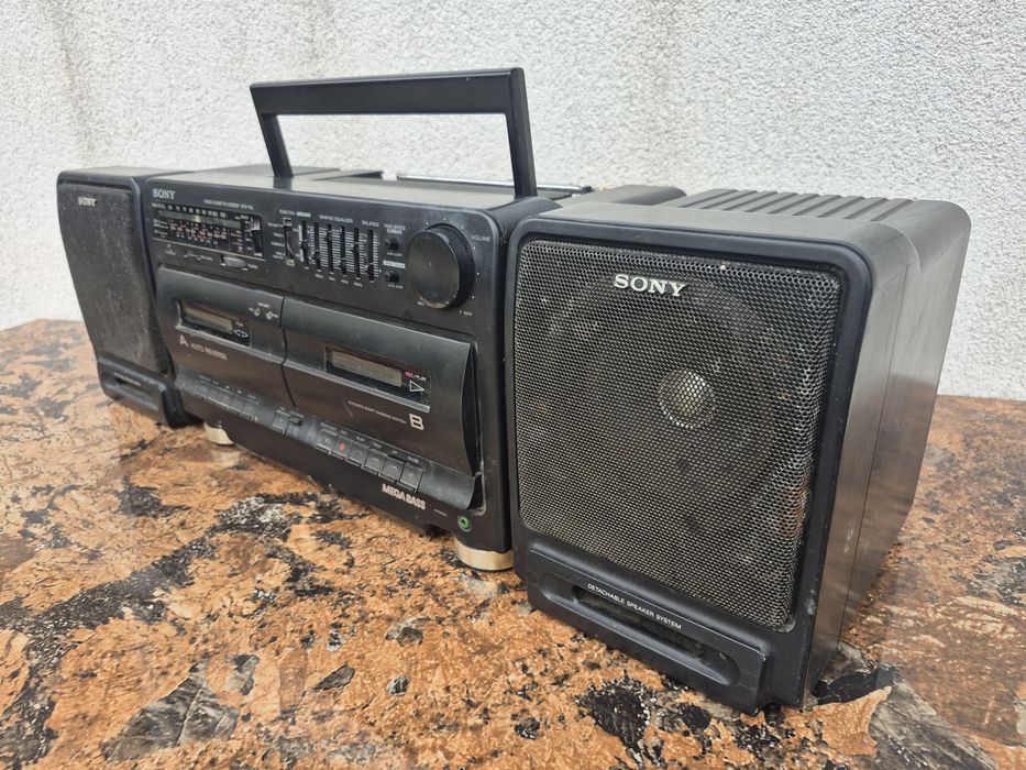 Radio Casetofon marca Sony model CFS 710L-functional

- Radio a fost p