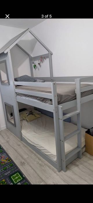 Pat copii supraetajat