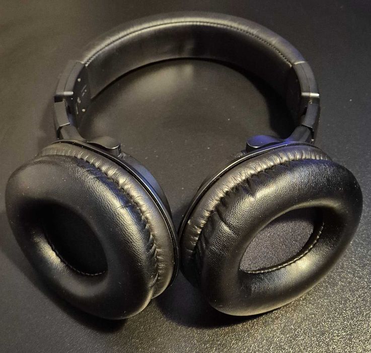 Casti Audio-Technica - ATH-M40X ca noi
