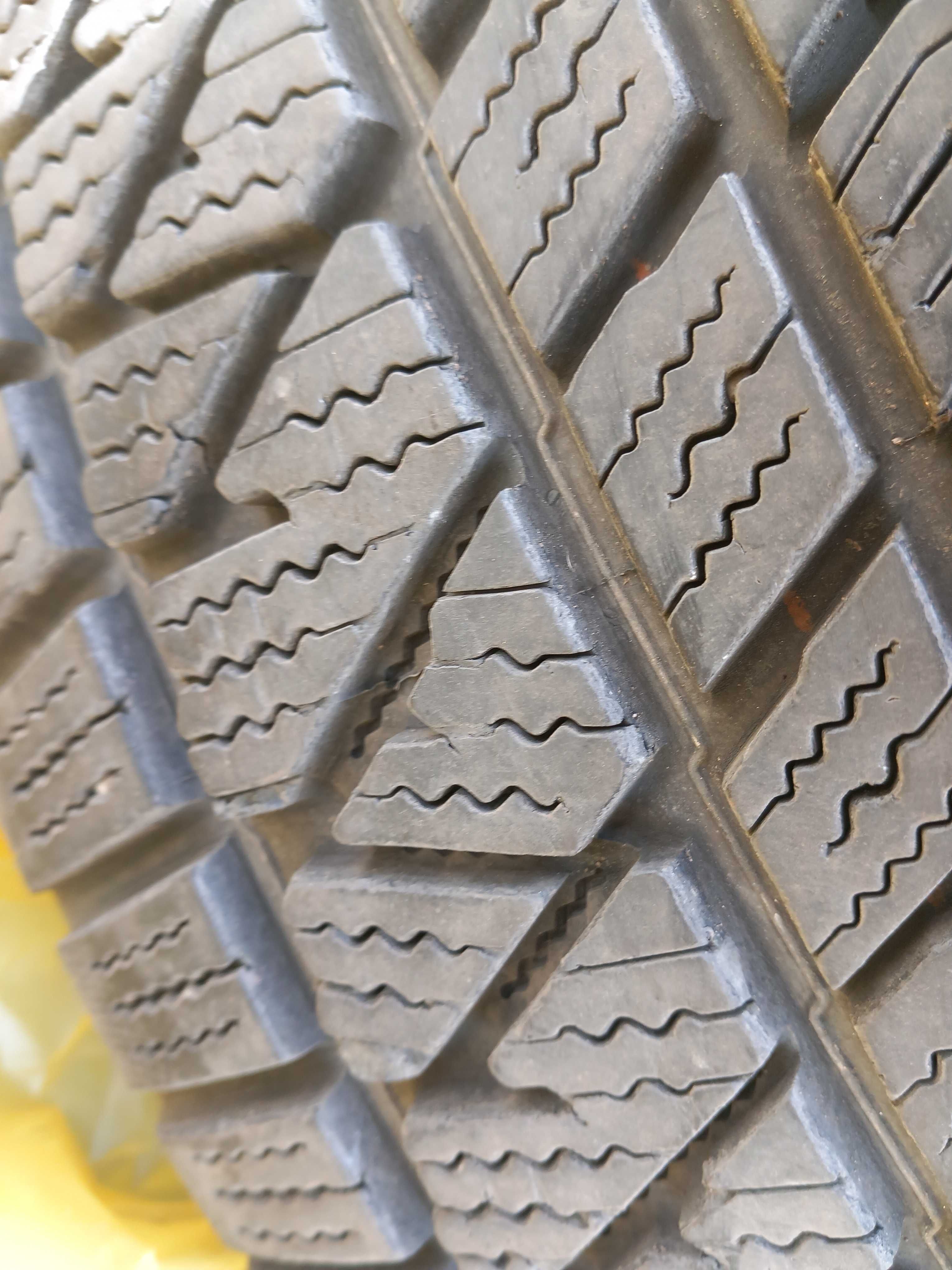 225/55 R19 Kumho wintercraft