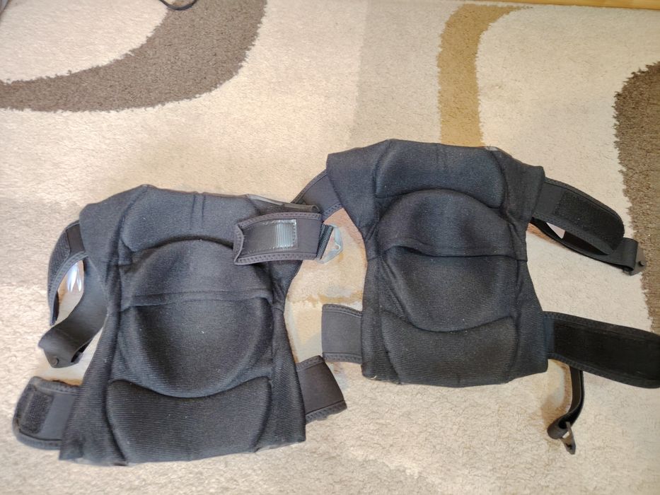 Наколенки коленни протектори