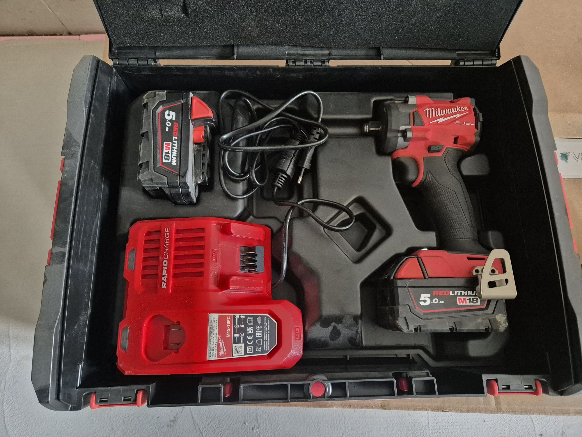 Set Masina de insurubat cu impact Milwaukee M18 FIW2 noi