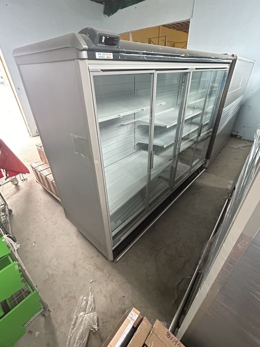 Rafturi pentru magazin