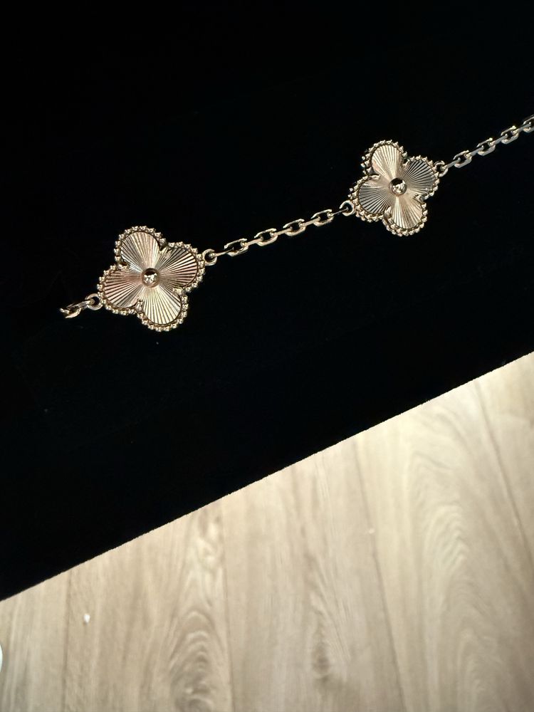 Нови Налични Гривни Van Cleef