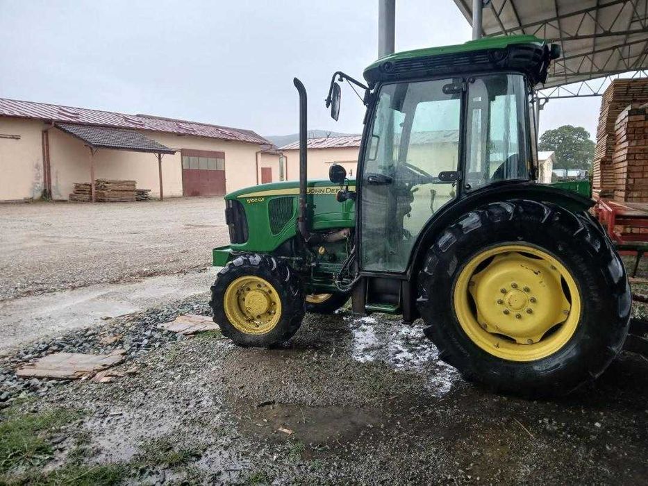 Tractor viticol John Deere