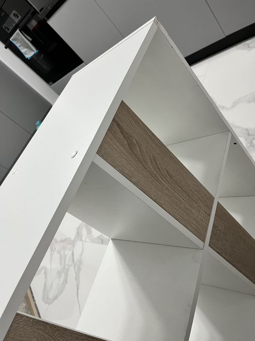 Corp de mobila cu rafturi patrate