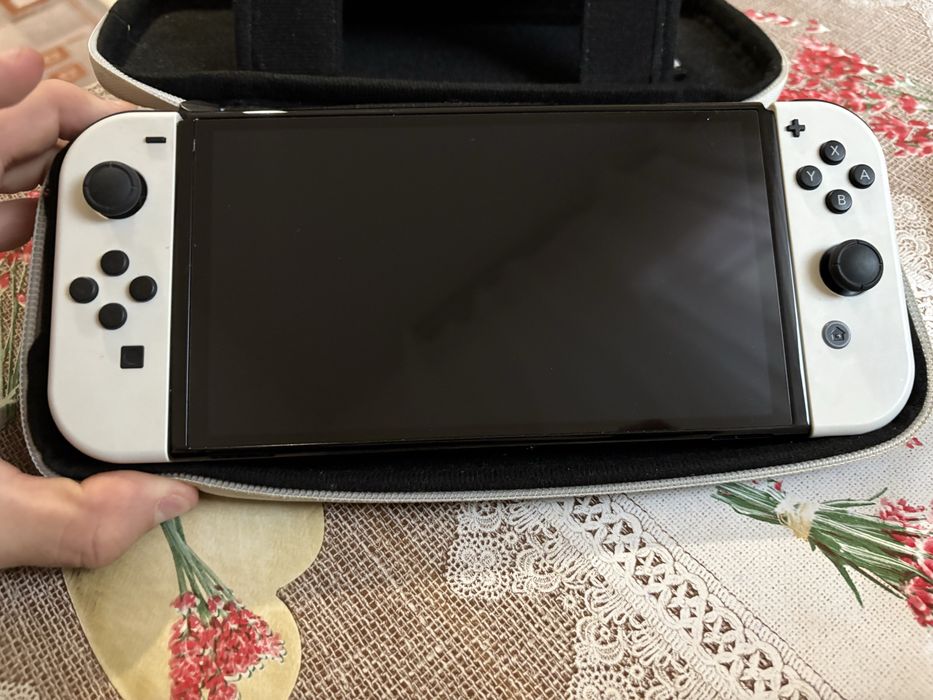 Vând Nintendo Switch