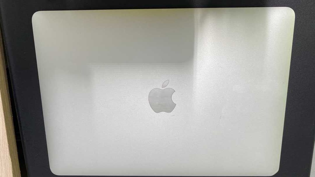 Apple MacBook (0702 г.Уральск) ЛОТ: 279809