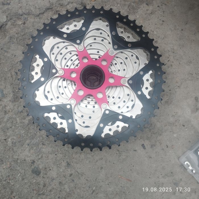 Продам трансмиссию на 12 скоростей без переключатятеля только звезда и