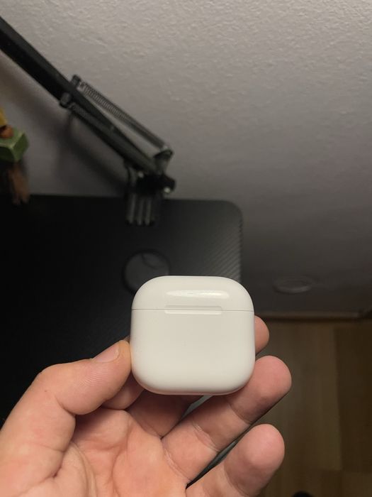 Vand Airpods 4 URGENT!