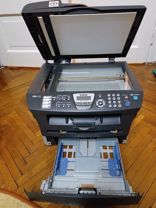 Vând imprimanta Brother MCF-7820N