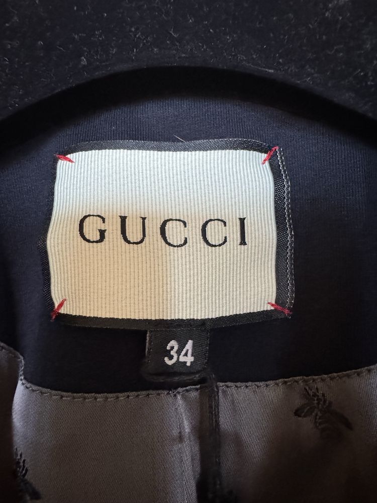 Вталено сако Gucci