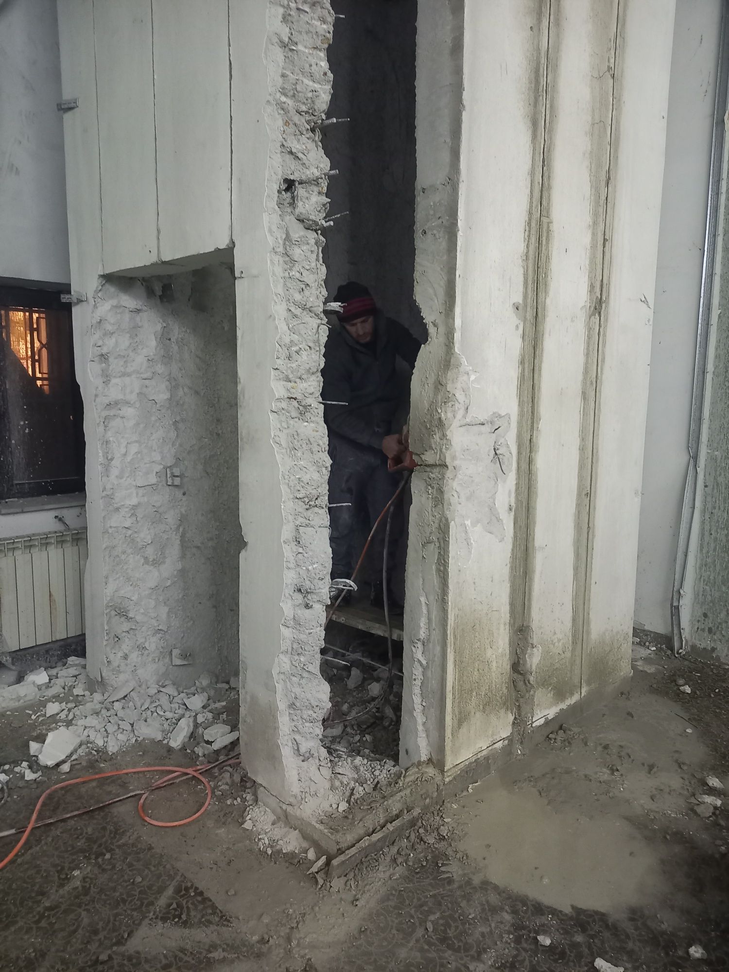 Taiat Decupare Taiere Pereți Beton armatDecopertare Gresie-F CONSTANTA
