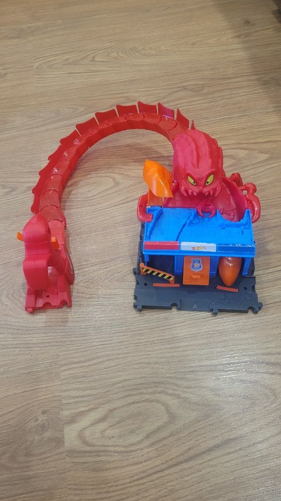 Писти на хот вилс Hot Wheels