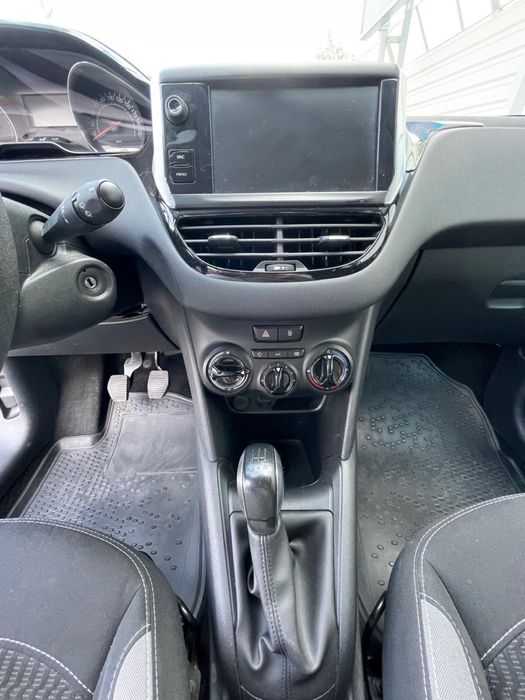 Peugeot 208, 1.4 diesel, 99500 km, 2015
