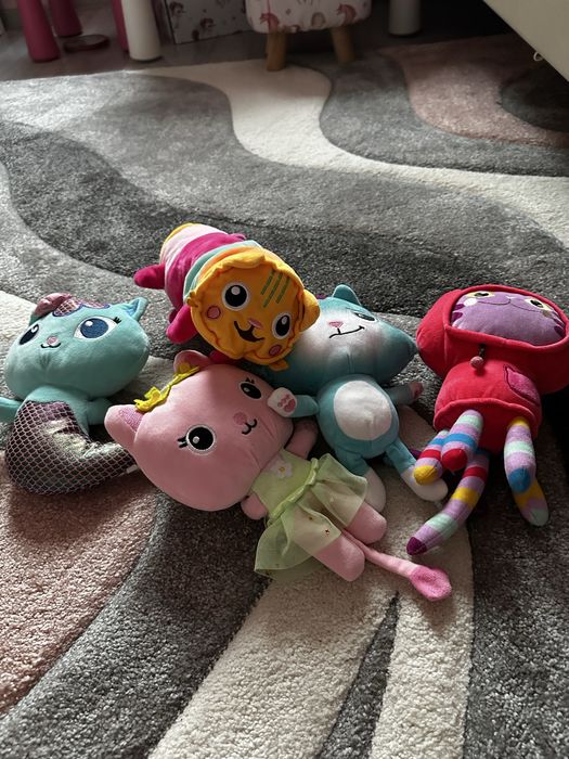 Plusuri Gabby’s doll house