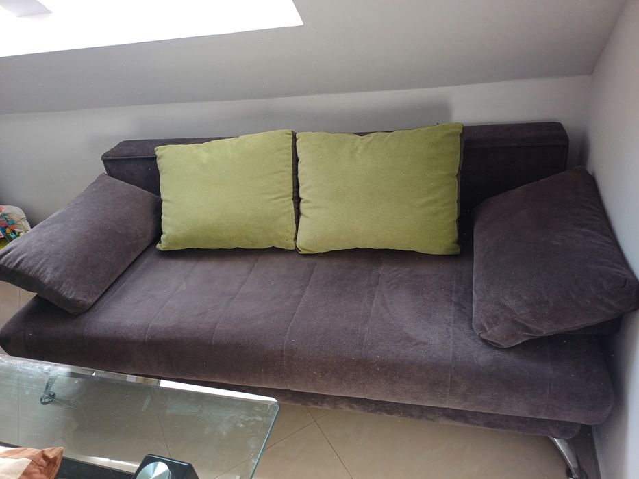 Разтегателен диван