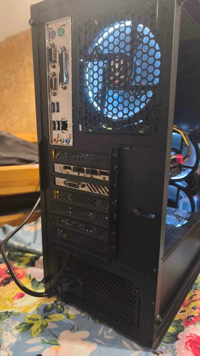 Настолен Компютър