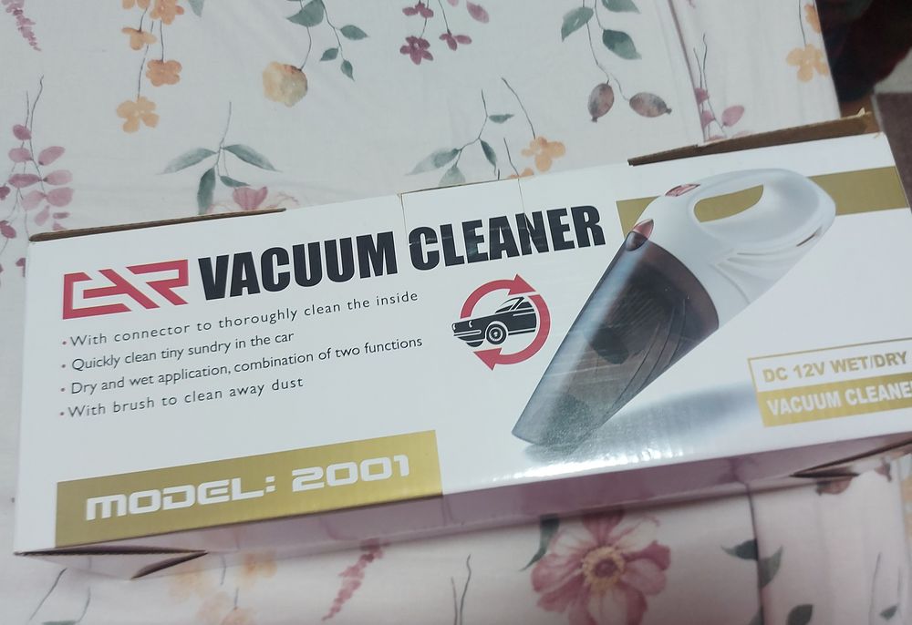 Aspirator auto umed/uscat de 12V DC