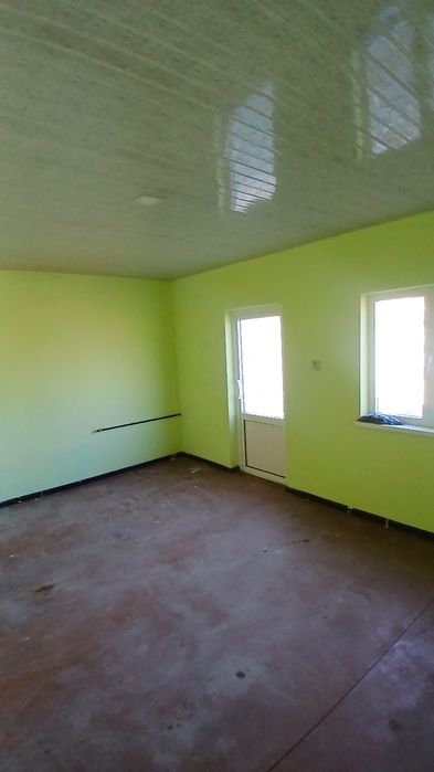 Angren shahar Samarchug‘ mahalasida hovli uy sotiladi.