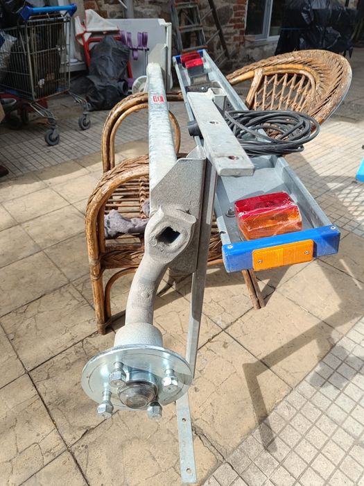 Торсионна ос за ремаркета KNOTT със кабел и таблата със светлини