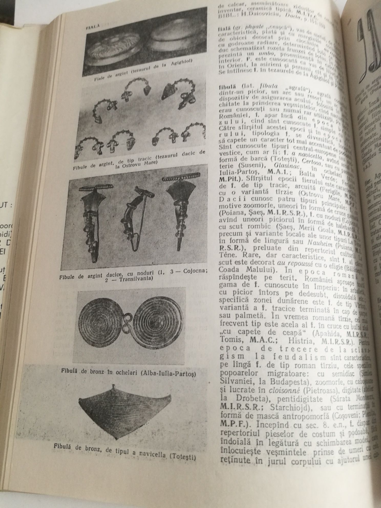 Dictionar enciclopedic de arta veche a Romaniei- R. Florescu s.a.