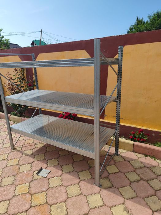 Vindem rafturi zincate