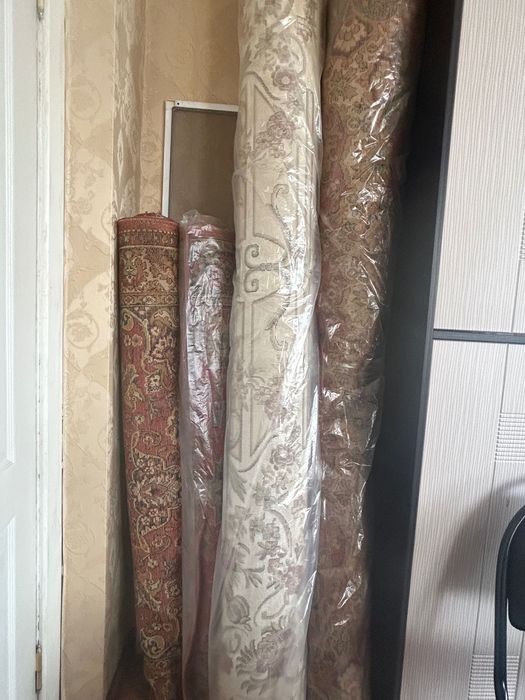 Ковры в хорошем состоянии.