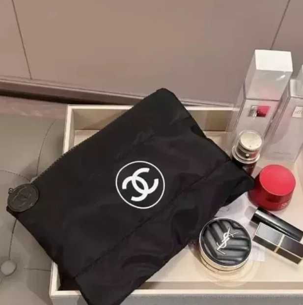 Chanel Mini Boston, козметична чанта, несесер