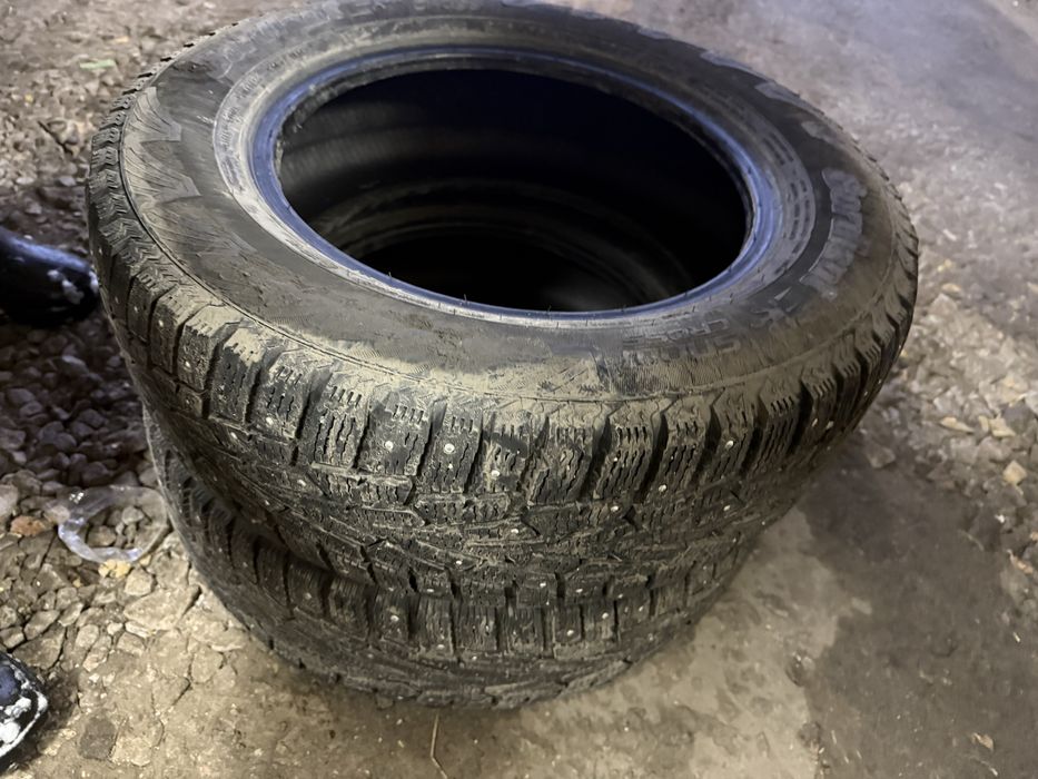 Продам зимние шипованные шины