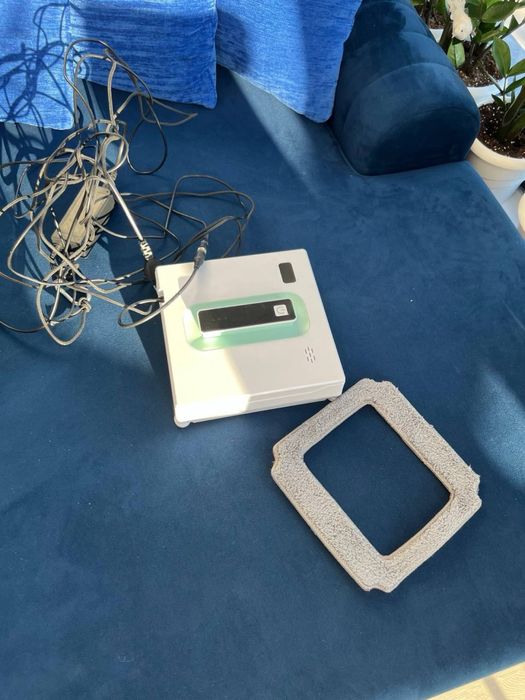 Робот за почистване на прозорци