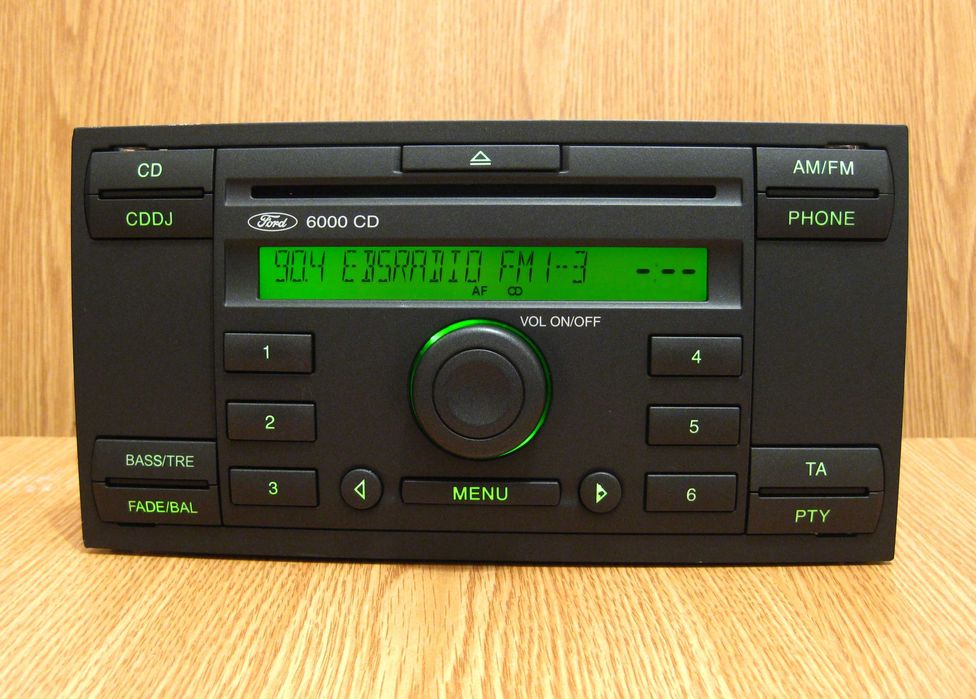 Radio CD casetofon Ford Mercedes Nissan Smart BMW Skoda Renault