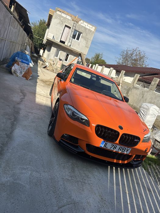 Casa de vanzare la rosu