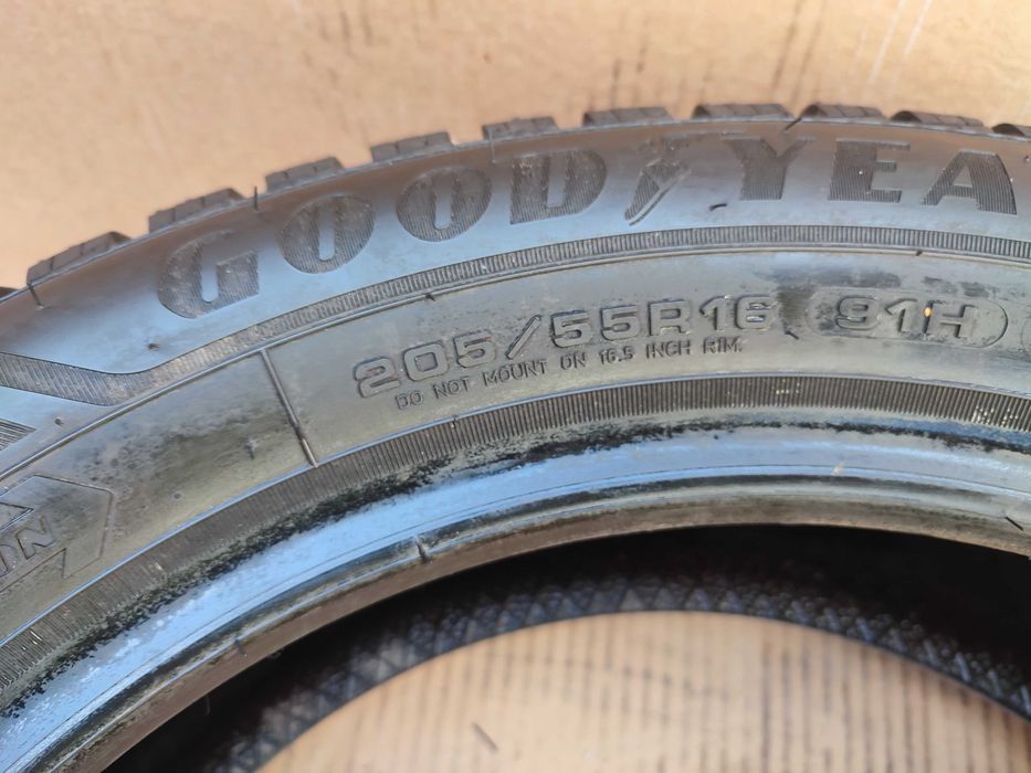 Anvelopa 205 55 16 Goodyear UltraGrip