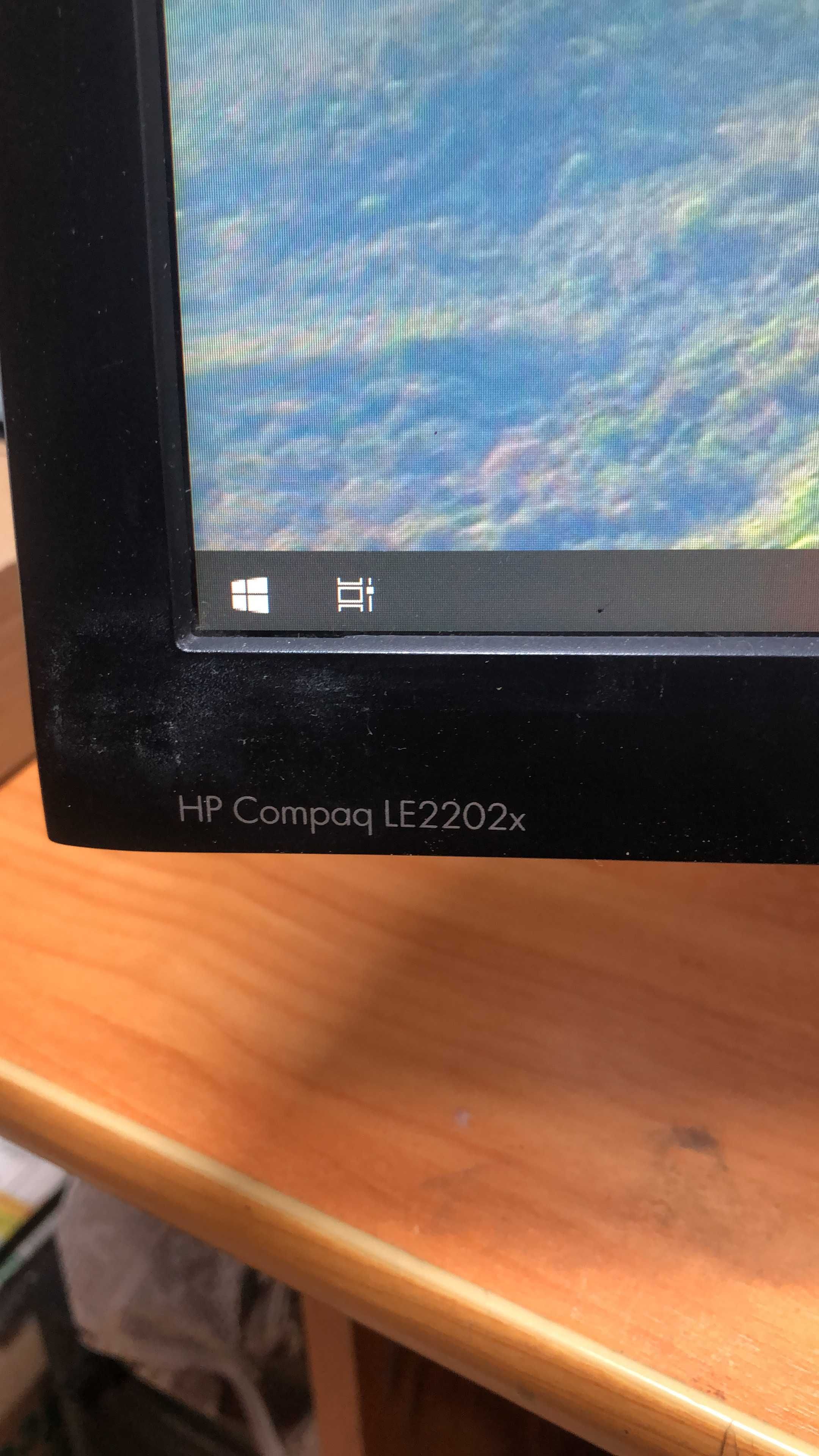 Монитор HP Compaq LE2202x