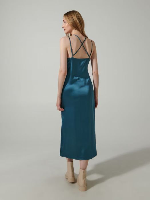 Сатенена синя рокля