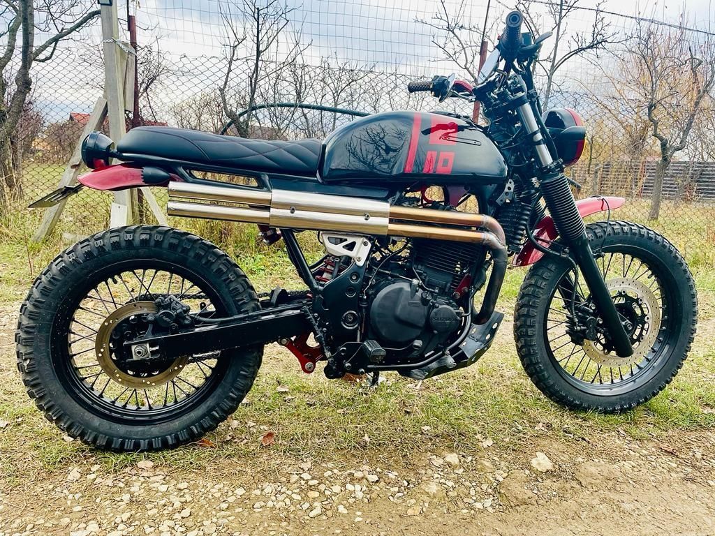 Vând  suzuki freewind xf650 scrambler , cafe racer a2