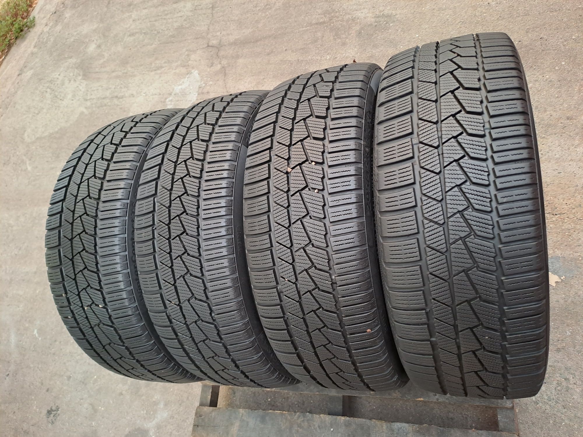 4бр. 205/45/18 Continental CWC TS 860 S: Почти Нови Зимни гуми