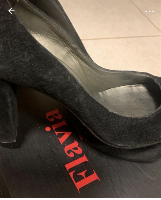 Pantofi din piele intoarsa