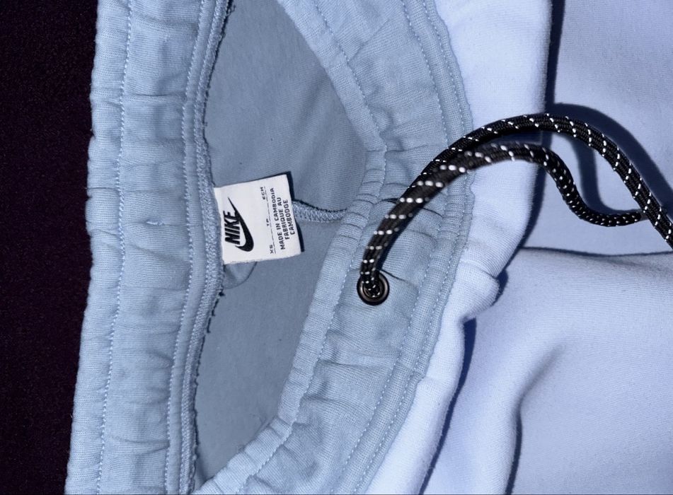 pantaloni nike tech baby blue