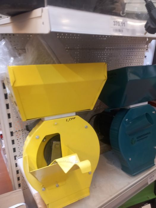 Vând mori de uruiala  și mălai noi