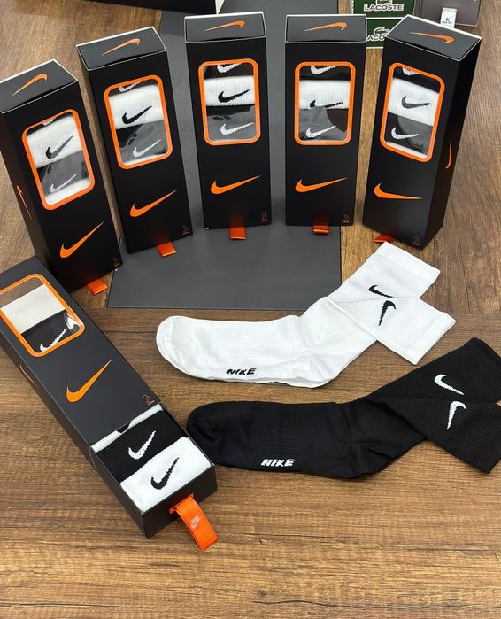 На едро и дребно.Луксозни безшевни ароматизирани чорапи в кутия по 6бр