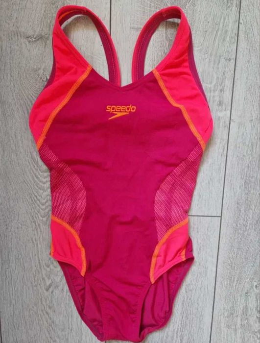 Costume de baie noi, diferite marimi