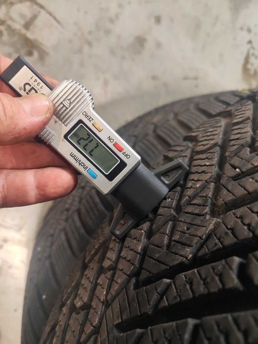 4бр. зимни гуми 235/60/18 Pirelli
