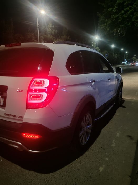 Captiva 3 Avtomat radnoy xolatda benzinda 2015 Yil sotiladi.