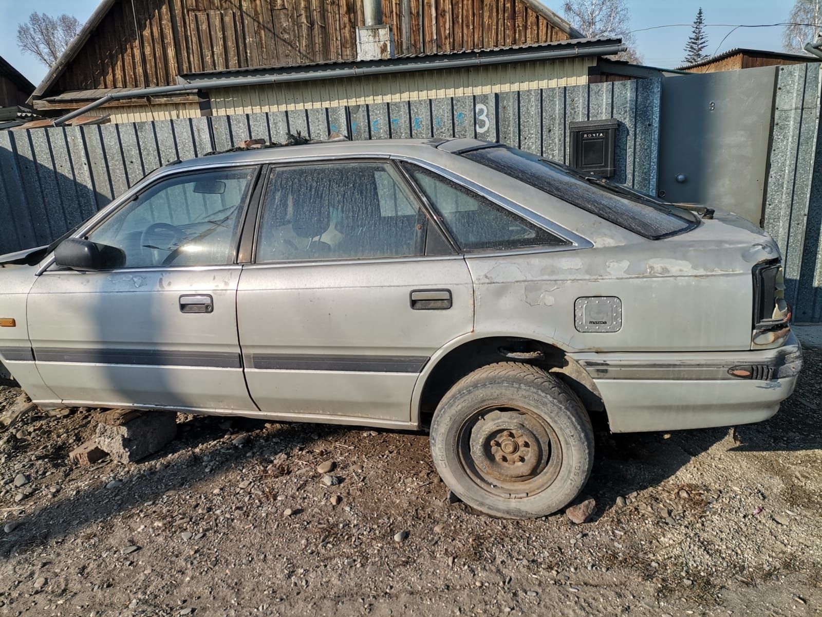 Лобовое для Mazda 626 переходка 1988 года универсал